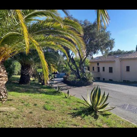 Location Dans Residence Calme, Proche Mer Cavalaire-sur-Mer Bagian luar foto