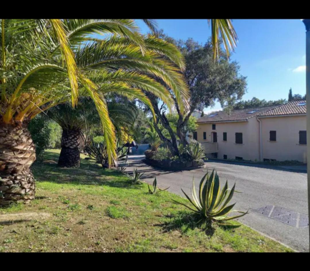 Location Dans Residence Calme, Proche Mer Cavalaire-sur-Mer Bagian luar foto